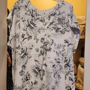 Liz Claiborne Size XXL floral top NWT